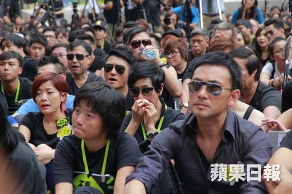 Hàng loạt sao hạng A Hồng Kông cùng 20 nghìn người biểu tình 3
