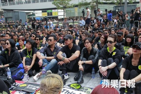 Hàng loạt sao hạng A Hồng Kông cùng 20 nghìn người biểu tình 5