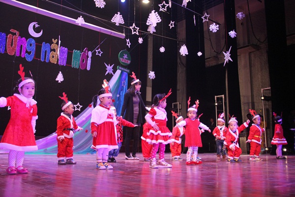Tưng bừng lễ hội Giáng sinh và Năm mới tại trường VSK 1