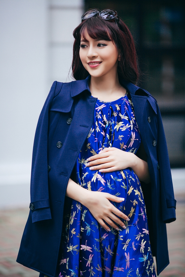 Mặc đồ c&ocirc;ng sở ấm &aacute;p v&agrave; thời trang cho b&agrave; bầu xinh đẹp 19