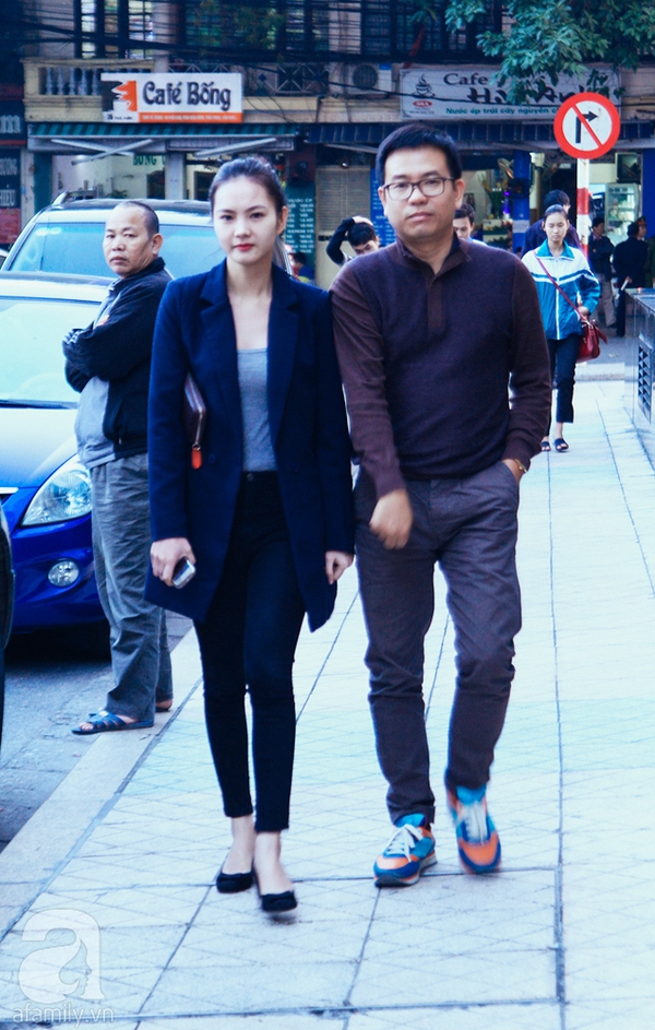 Phái đẹp Hà Thành chuộng chân váy & áo len trong street style cuối tuần 8