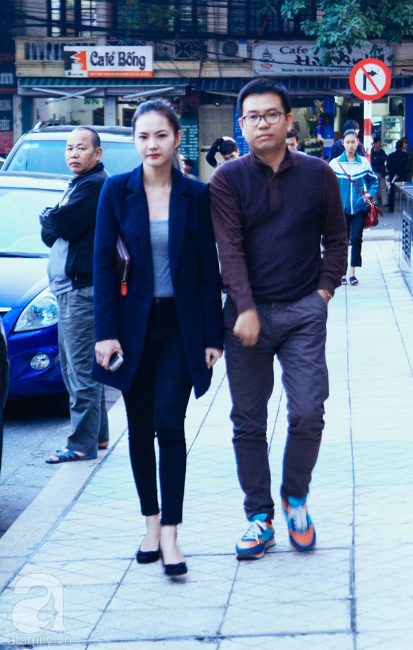 Ph&aacute;i đẹp H&agrave; Th&agrave;nh chuộng ch&acirc;n v&aacute;y & &aacute;o len trong street style cuối tuần 8
