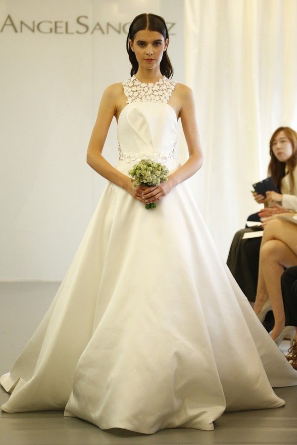 11 mẫu váy cưới mùa thu đẹp không tỳ vết cho các cô dâu 
