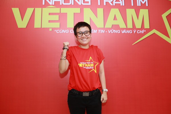 100 nghệ sĩ Việt hào hùng cùng 100 nghệ sĩ Việt hào hùng cùng