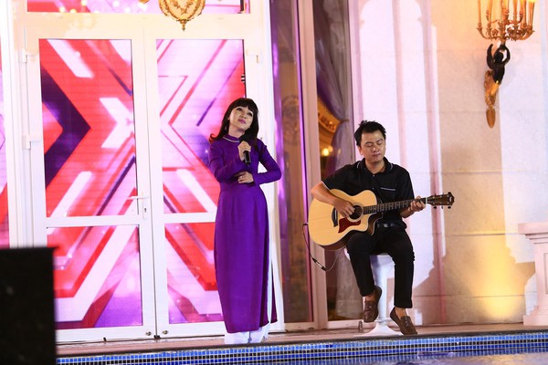 Thí sinh X-Factor "đấu đá" nhau giữa nhà chồng Hà Tăng 4