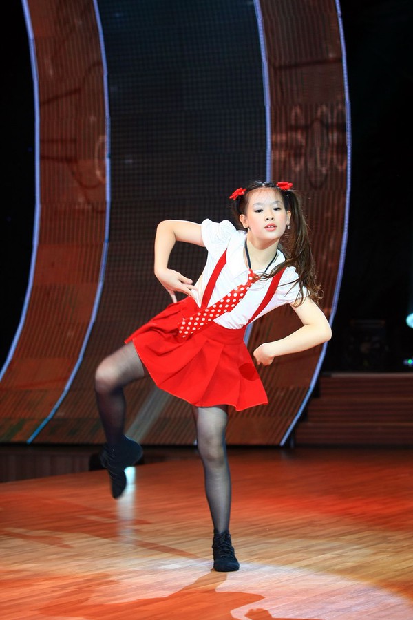Ba nữ GK Bước nhảy hoàn vũ nhí rớt nước mắt vì bé 11 tuổi 15