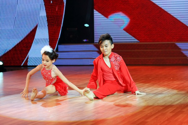 Ba nữ GK Bước nhảy hoàn vũ nhí rớt nước mắt vì bé 11 tuổi 4