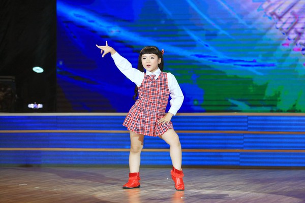 Ba nữ GK Bước nhảy hoàn vũ nhí rớt nước mắt vì bé 11 tuổi 13