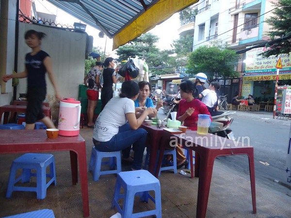 Sài Gòn: Bánh flan khu K300 béo, thơm, ngậy 10