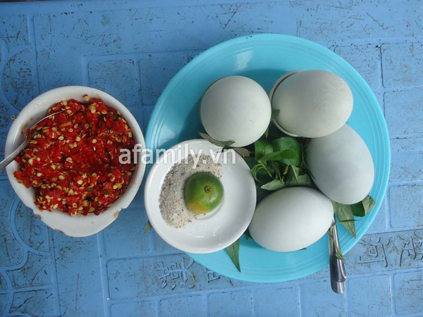 Sài Gòn: Bánh flan khu K300 béo, thơm, ngậy 6