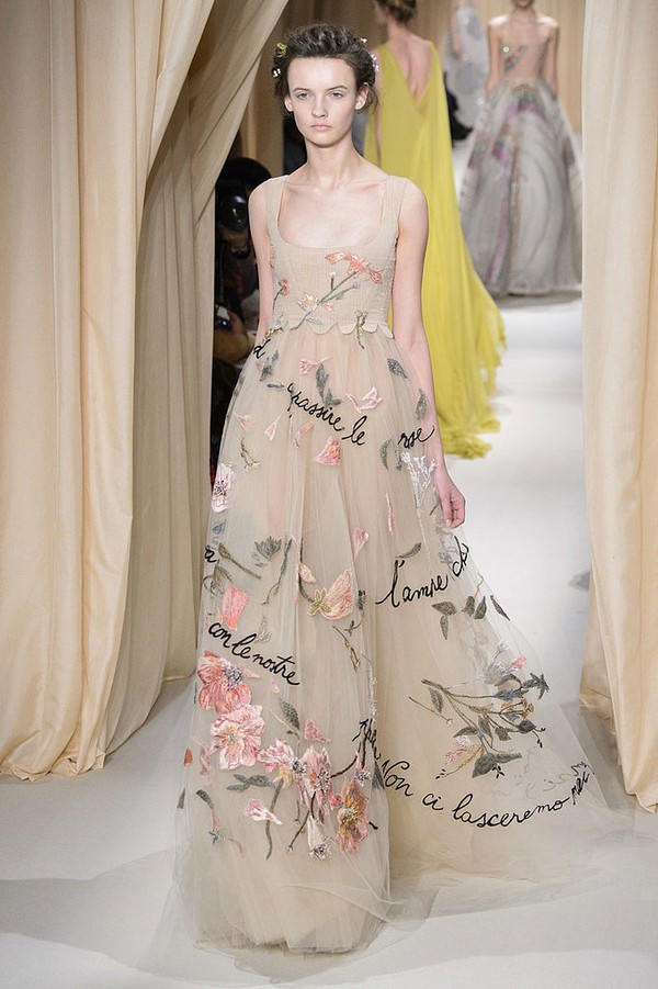Những chiếc váy cưới đẹp mê mẩn tại Tuần lễ thời trang Haute Couture 18
