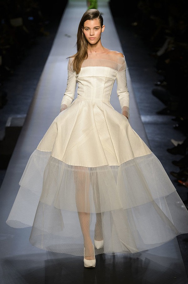 Những chiếc váy cưới đẹp mê mẩn tại Tuần lễ thời trang Haute Couture 9