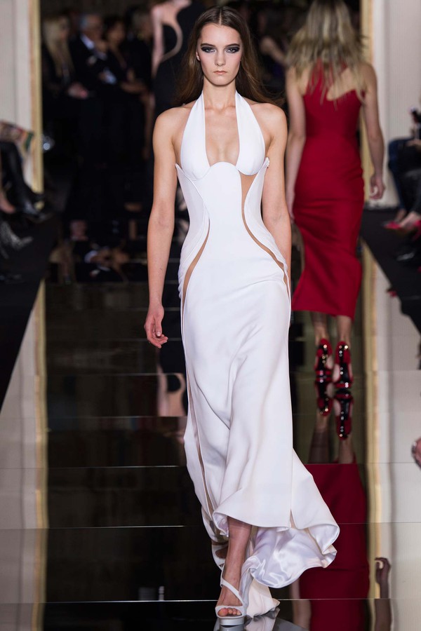 Những gợi ý váy cưới tuyệt đẹp từ BST Haute Couture 2015 17 Những gợi ý váy cưới tuyệt đẹp từ BST Haute Couture 2015 17