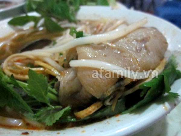 Hà Nội: Ăn bún bò Huế cực ngon ở Thanh Xuân Bắc 7