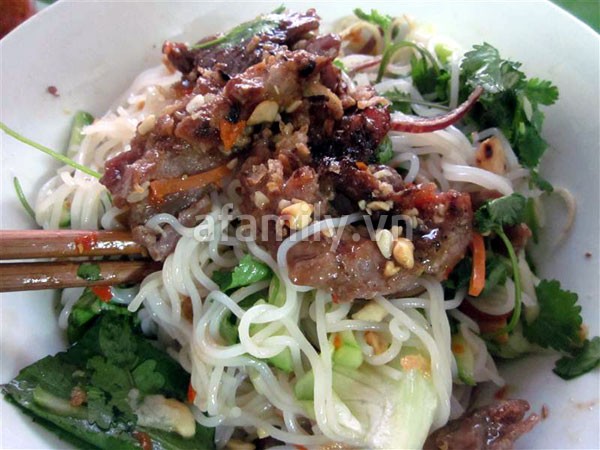 Bún thịt nướng Huế cực chất ở Hà Nội 1