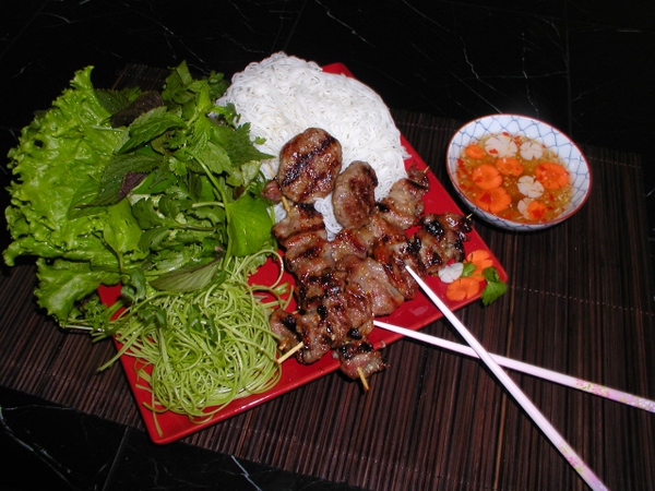 10 món ăn vỉa hè Hà Nội được khách du lịch ưa chuộng nhất 1
