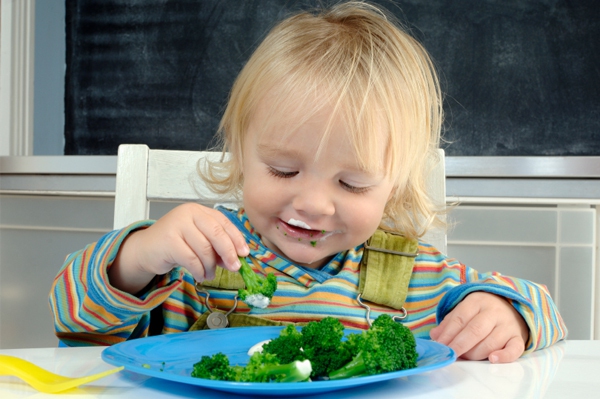 5 mẹo thú vị khuyến khích bé ăn nhiều rau xanh 2