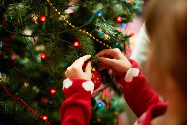 5 cách giúp bố mẹ tận hưởng trọn vẹn ngày Giáng sinh với con 1