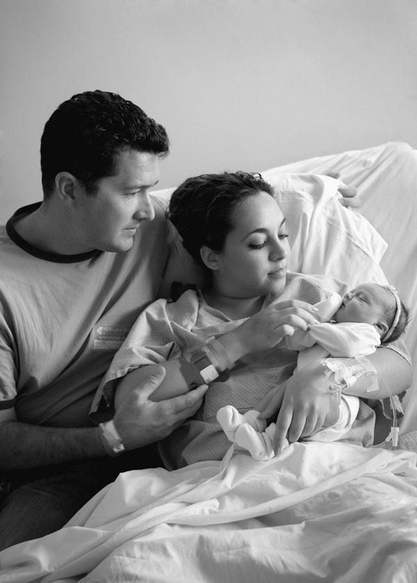 10 bức ảnh bố mẹ nên chụp trong ngày đầu tiên con chào đời 3