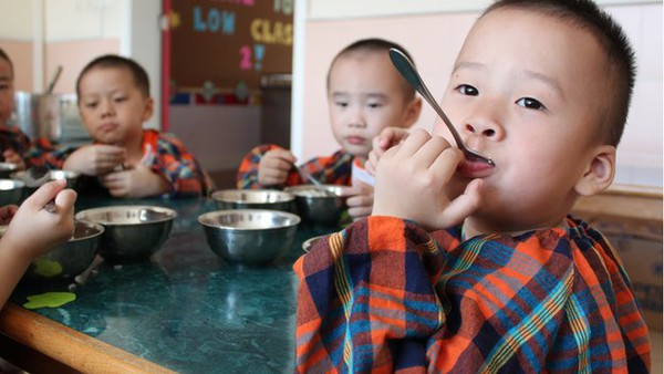 Bố mẹ Trung Quốc và “cơn sốt” cho con đi học mẫu giáo nội trú từ 3 tuổi 1