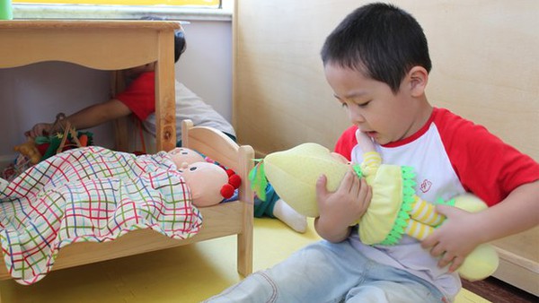 Bố mẹ Trung Quốc và “cơn sốt” cho con đi học mẫu giáo nội trú từ 3 tuổi 6