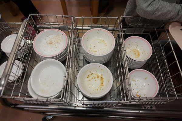Những bài học trẻ em Nhật Bản được dạy từ bữa ăn trưa ở trường 15