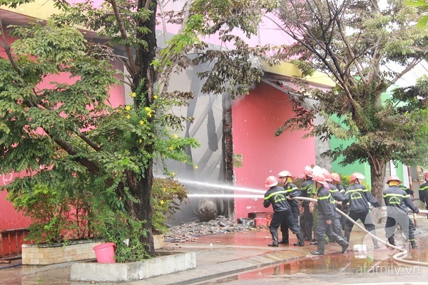 ch&aacute;y lớn
