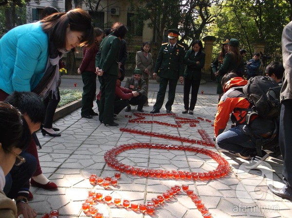 Đông đảo quân nhân đến viếng Đại Tướng tại nhà 1