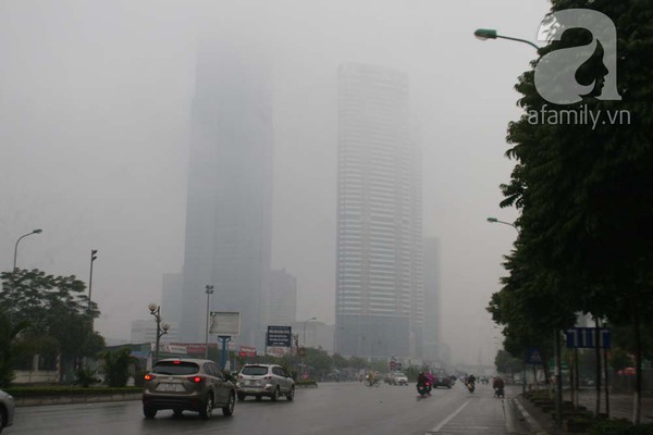 Ch&ugrave;m ảnh: Sương m&ugrave; bao tr&ugrave;m đường đi, H&agrave; Nội ch&igrave;m trong r&eacute;t buốt 1