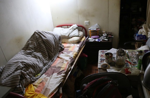 Cận cảnh cuộc sống trong những khu ổ chuột giữa lưng trời Hồng Kông 6