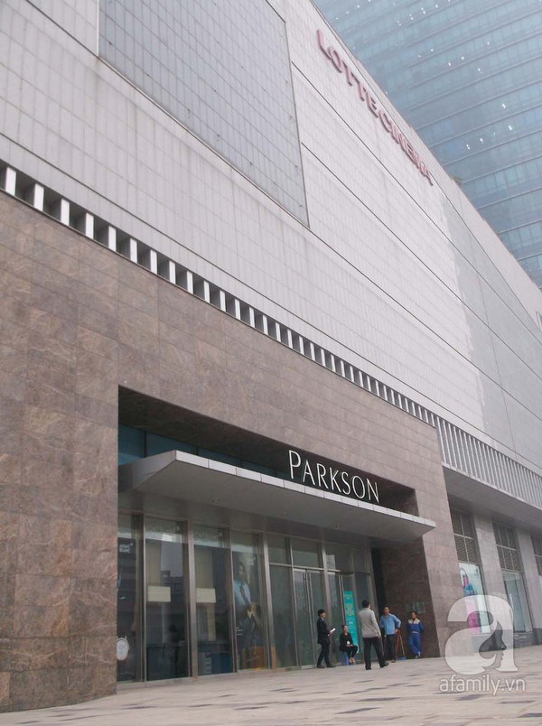 Vụ Parkson Keangnam đóng cửa: Các cửa hàng đã di chuyển xong hàng hóa 1
