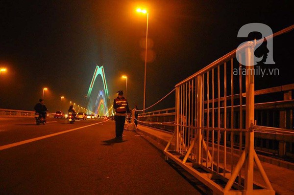 Pháo hoa rực sáng bầu trời chào đón năm mới Ất Mùi 2015 36 Pháo hoa rực sáng bầu trời chào đón năm mới Ất Mùi 2015 36