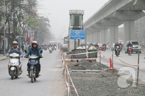 Chặt hết cây cổ thụ, nhiều người qua đường Nguyễn Trãi - Trần Phú tưởng bị lạc 9