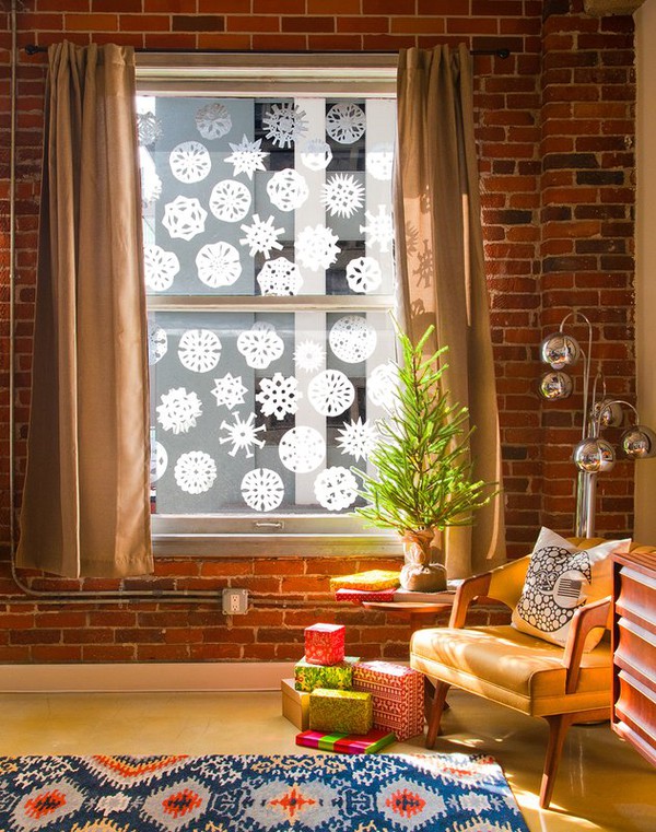 Trang trí khung cửa sổ đón Giáng sinh về 9