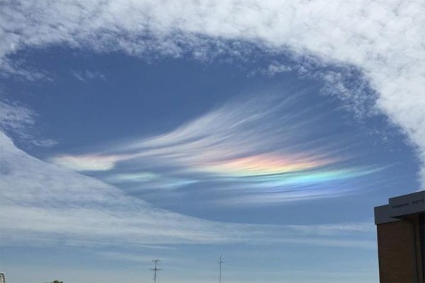 'Hồ mây' kỳ ảo xuất hiện giữa trời Australia 2