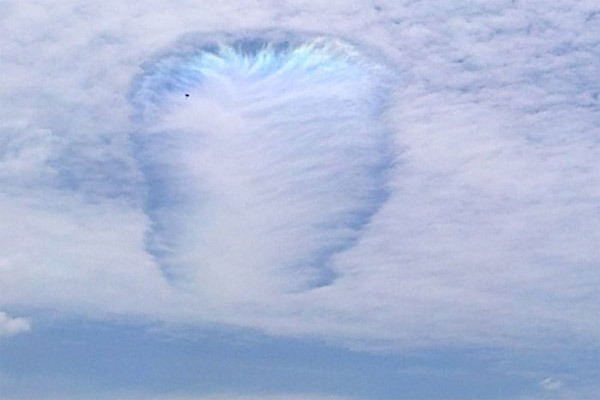 'Hồ mây' kỳ ảo xuất hiện giữa trời Australia 8