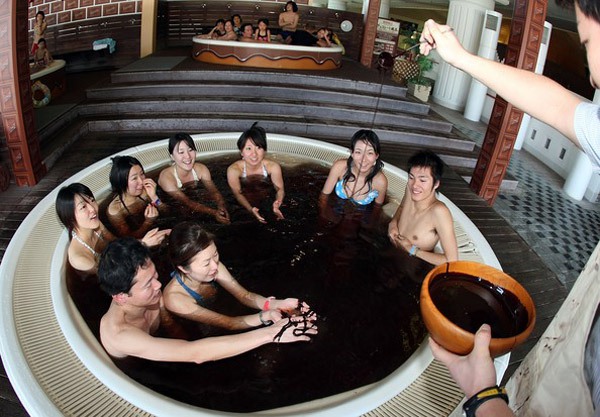 5 kiểu tắm k&igrave; lạ tại Nhật Bản &iacute;t ai biết đến 7