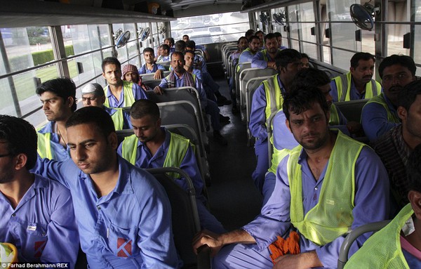 Câu chuyện nhói lòng về những lao động nghèo mắc kẹt giữa Dubai  3