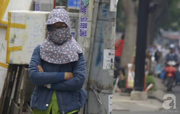Người Sài Gòn khoác áo ấm những ngày se lạnh 8