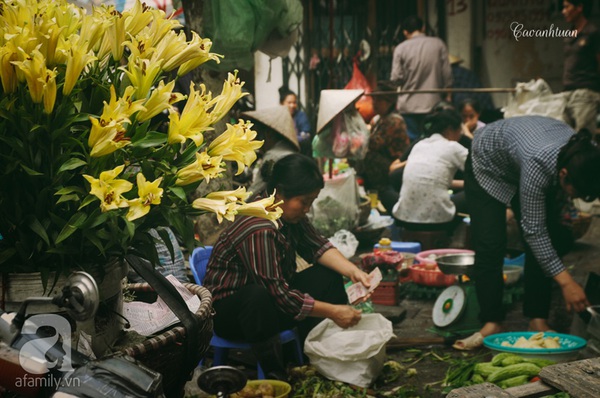 Bình yên nét chợ quê sót lại giữa phố cổ Hà Thành 4