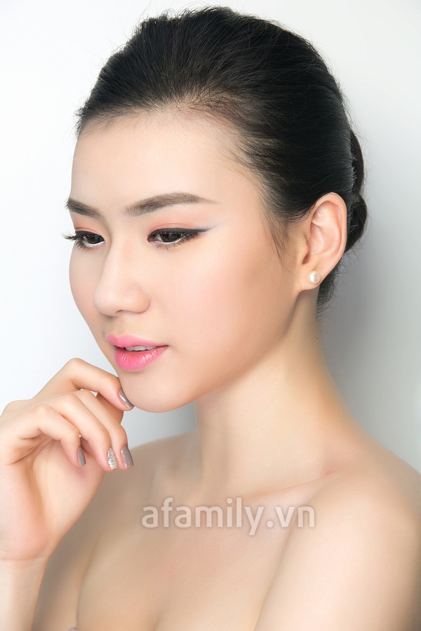 Hướng dẫn trang điểm nhẹ nh&agrave;ng cho n&agrave;ng m&aacute; 