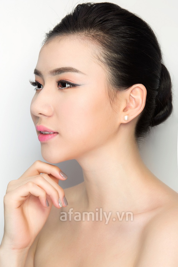 Hướng dẫn trang điểm nhẹ nh&agrave;ng cho n&agrave;ng m&aacute; 