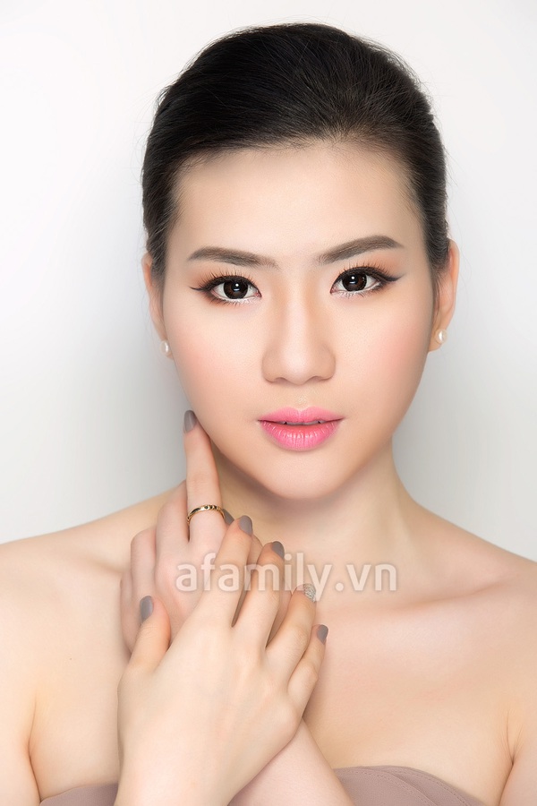 Hướng dẫn trang điểm nhẹ nh&agrave;ng cho n&agrave;ng m&aacute; 