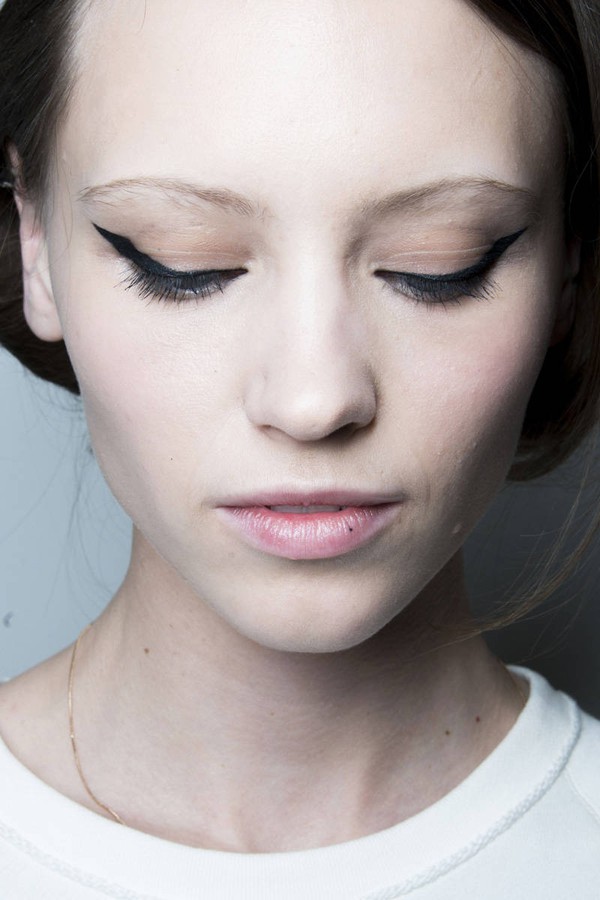 5 cách kẻ eyeliner mới mẻ cho quý cô tiệc tùng 2