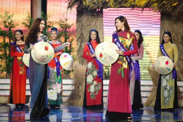 Trương Ngọc &Aacute;nh đưa con g&aacute;i đi chấm thi nhan sắc 23