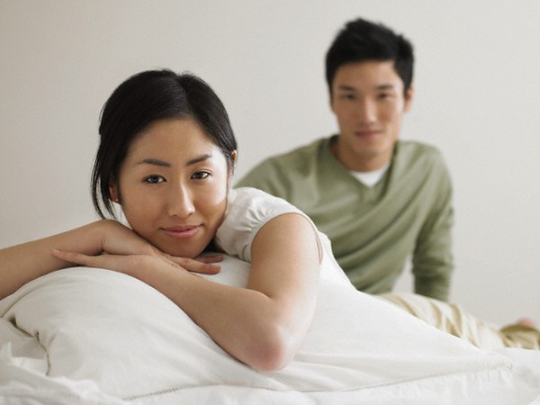 Chồng th&egrave;m &ldquo;y&ecirc;u&rdquo;, vợ đ&ograve;i &ldquo;chay tịnh&rdquo; 1