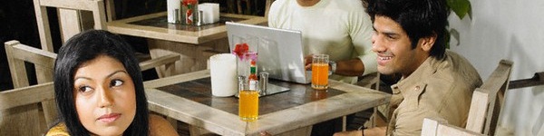 "Anh kh&ocirc;ng sướng đ&acirc;u em" 2