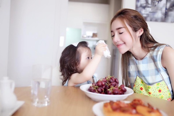 Một ngày ở nhà vui vẻ của Elly Trần và con gái 7