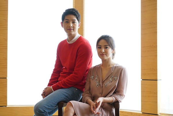 Song Hye Kyo bất ngờ khoe loạt ảnh cực dễ thương bên Song Joong Ki 11