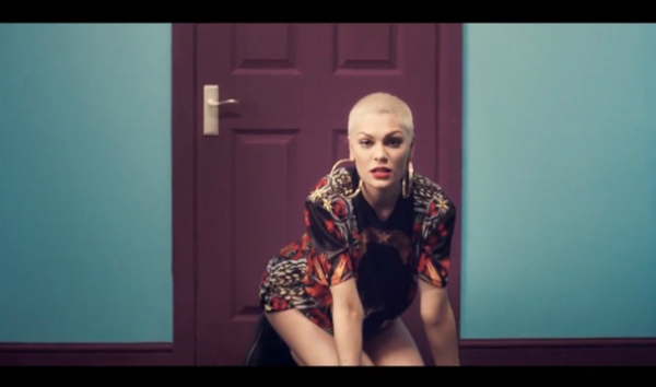 Jessie J lại Jessie J lại